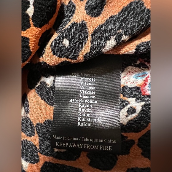 Esqualo Artsy Multicolor Abstract Animal Print Button Down Top Size 4 - Picture 7 of 8